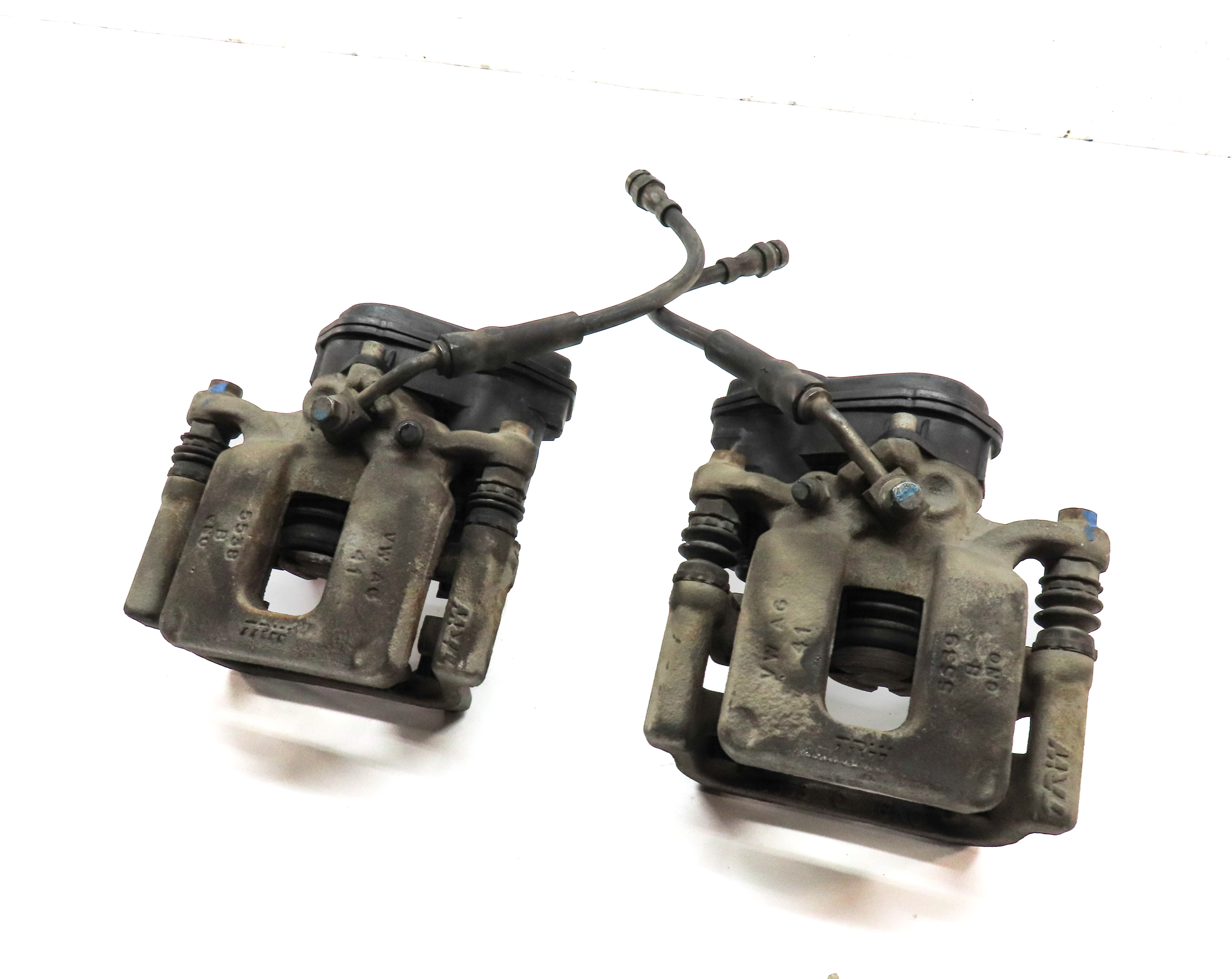 16-18 AUDI Q3 8U REAR LEFT & RIGHT BRAKE CALIPER SET 2 w/ PARKING BRAKE ACTUATOR — exact item pictured